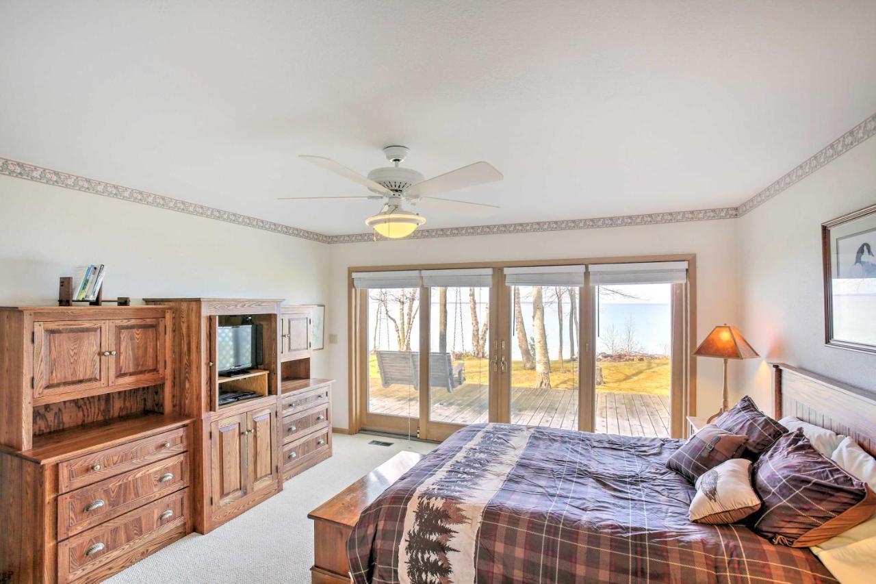 Gorgeous Charlevoix Home On Lake Michigan! Ellsworth Exteriér fotografie