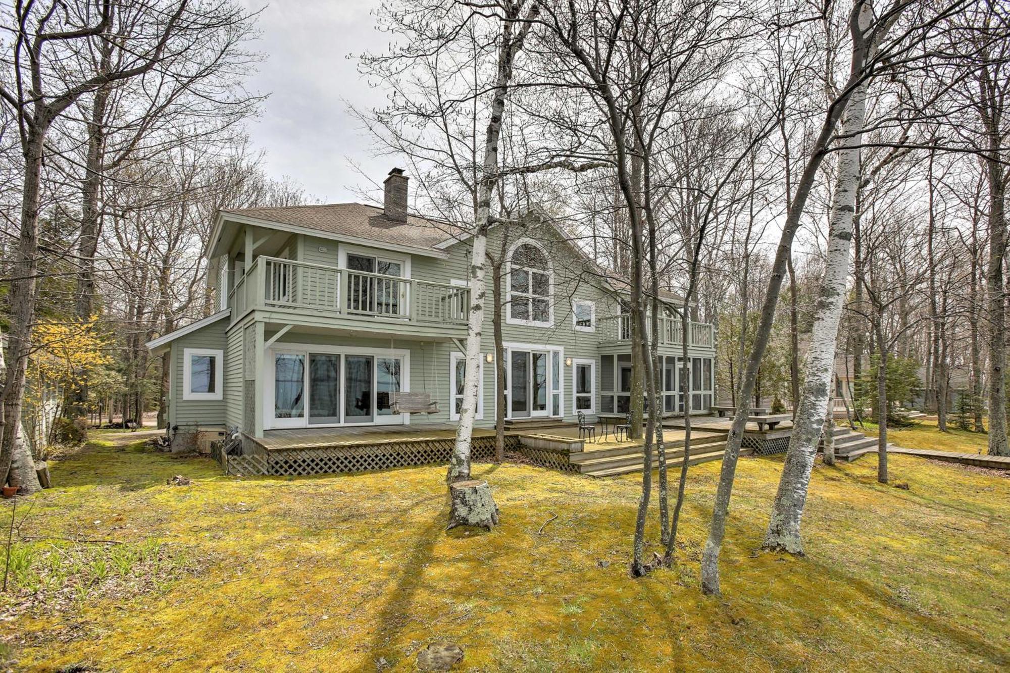 Gorgeous Charlevoix Home On Lake Michigan! Ellsworth Exteriér fotografie